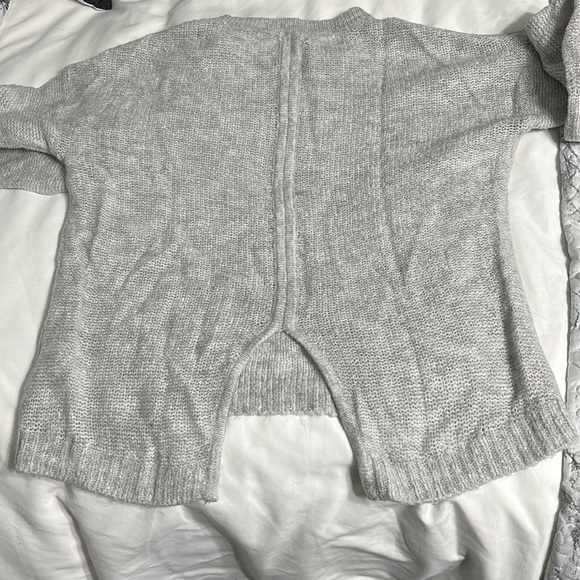 Abercrombie & Fitch Gray Knit Sweater - Crew Neck, Casual Everyday - Picture 5 of 5
